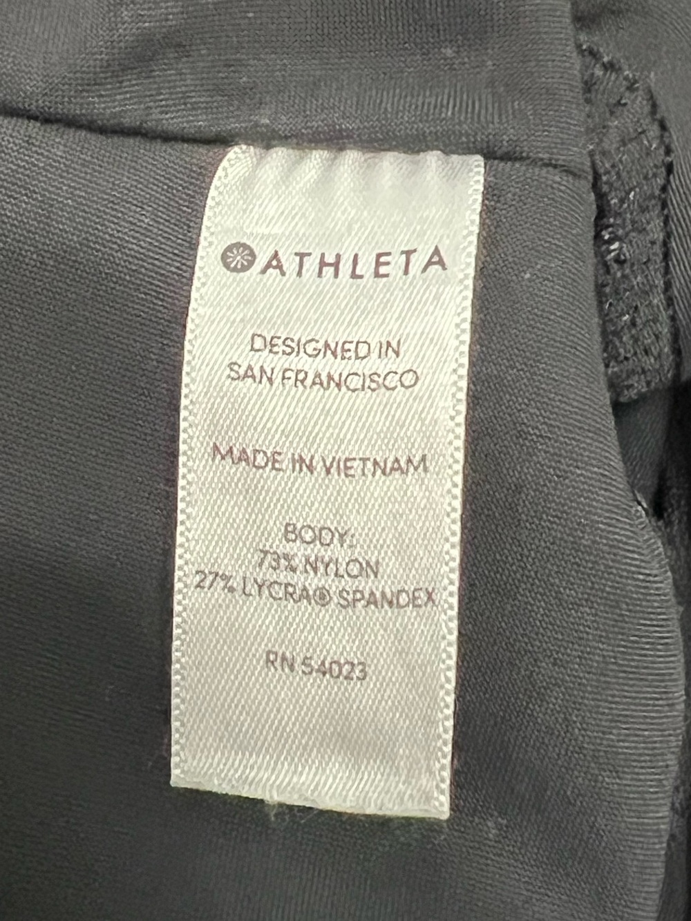 ATHLETA BLACK STELLAR CROPPED zip pocket pants 25” inseam like new size SMALL - Picture 9 of 10